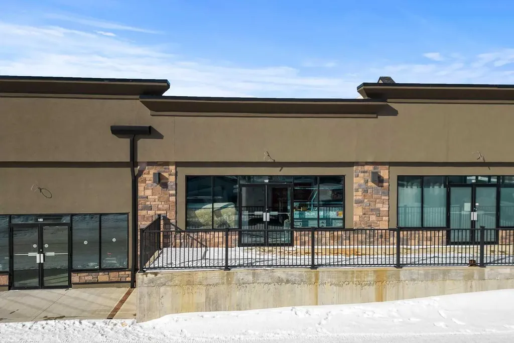5703 48 Avenue Camrose AB T4V0J9