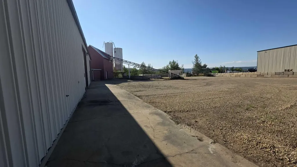 10601 77 Street Peace River AB T8S1R2