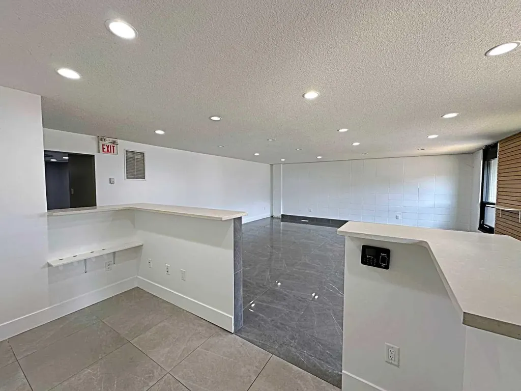 8127 Fraser Avenue Fort Mcmurray AB T9H 1W5
