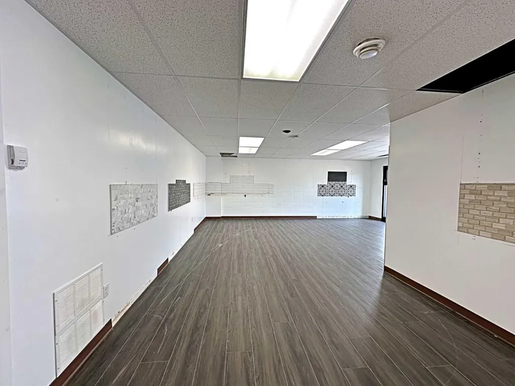 8127 Fraser Avenue Fort Mcmurray AB T9H 1W5
