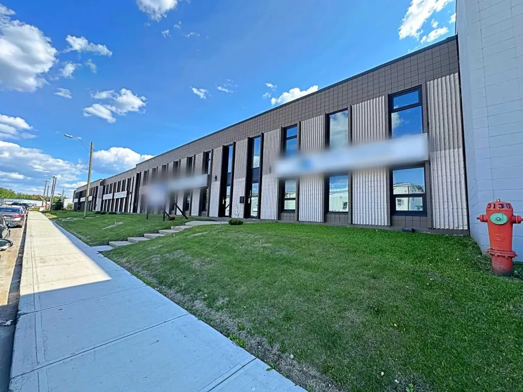 8127 Fraser Avenue Fort Mcmurray AB T9H 1W5