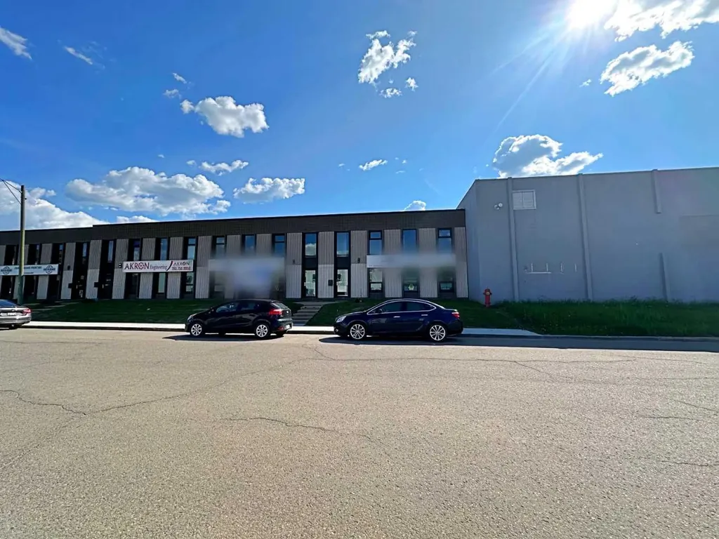 8127 Fraser Avenue Fort Mcmurray AB T9H 1W5
