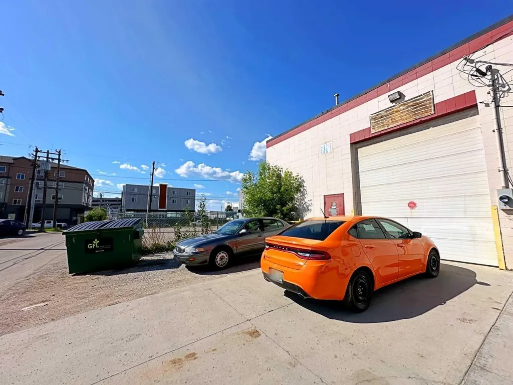 8127 Fraser Avenue Fort Mcmurray AB T9H 1W5
