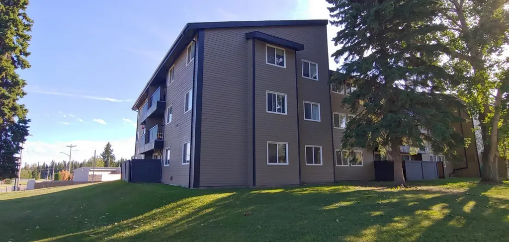 5611 9 Avenue Edson AB T7E 1R5