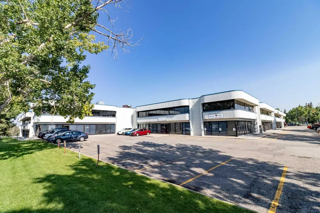 1530 27 Avenue NE Calgary AB T2E 7S6