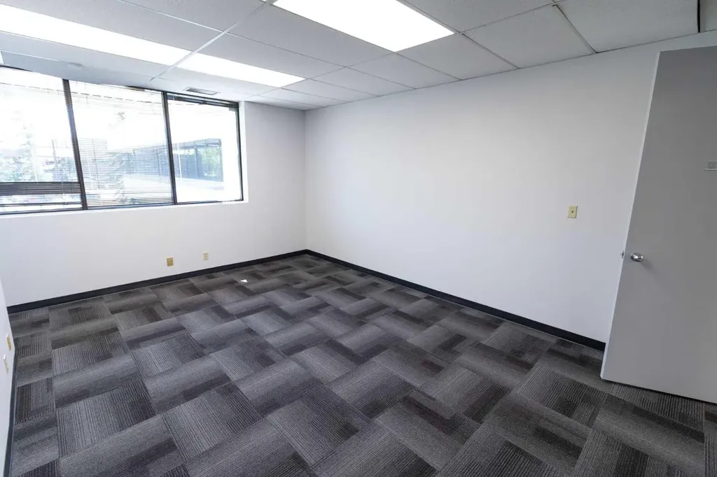 1530 27 Avenue NE Calgary AB T2E 7S6