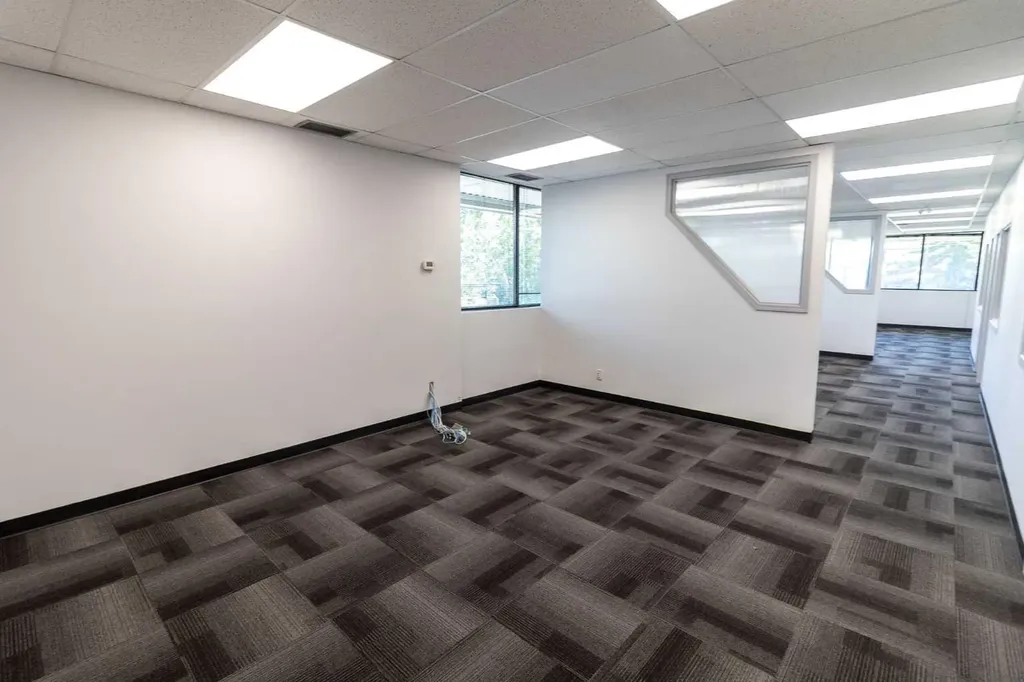 1530 27 Avenue NE Calgary AB T2E 7S6