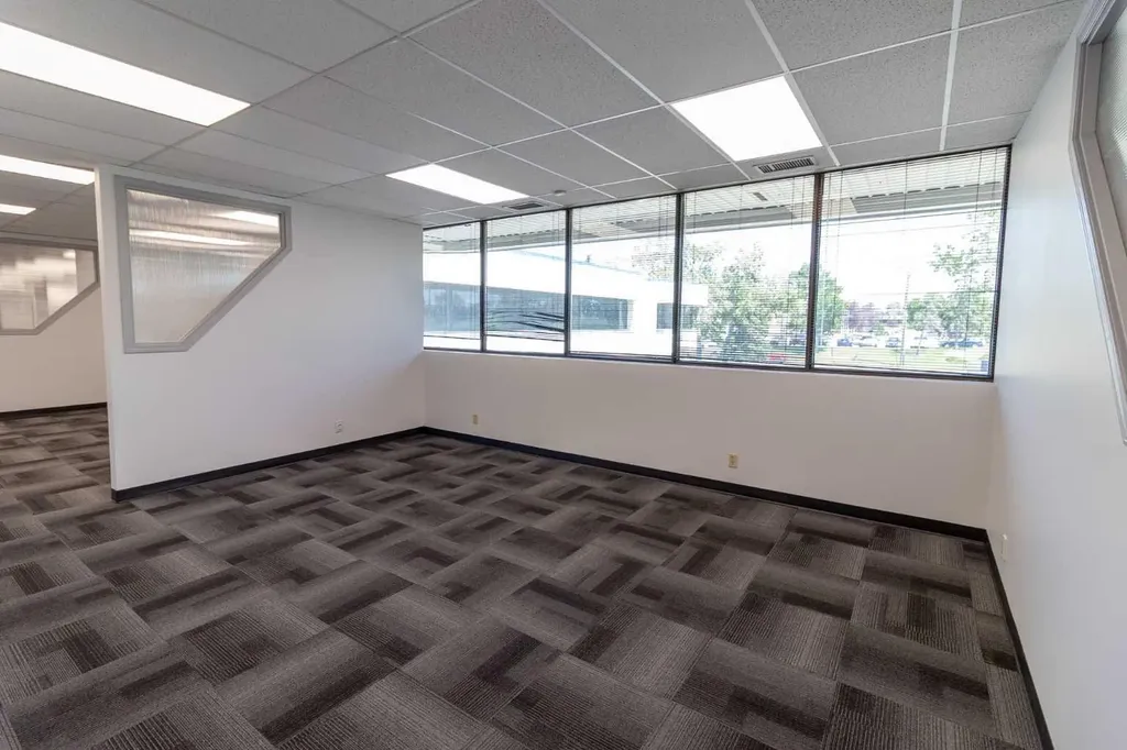 1530 27 Avenue NE Calgary AB T2E 7S6