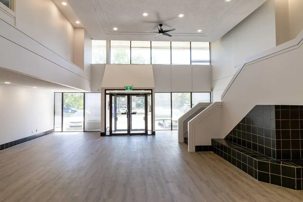 1530 27 Avenue NE Calgary AB T2E 7S6