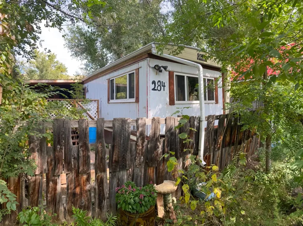 284 River Drive Drumheller AB T0J 0Y0