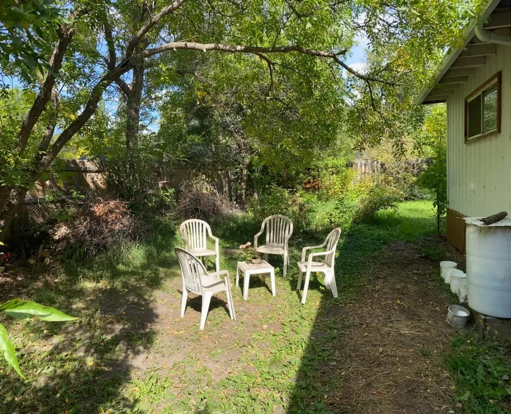 284 River Drive Drumheller AB T0J 0Y0