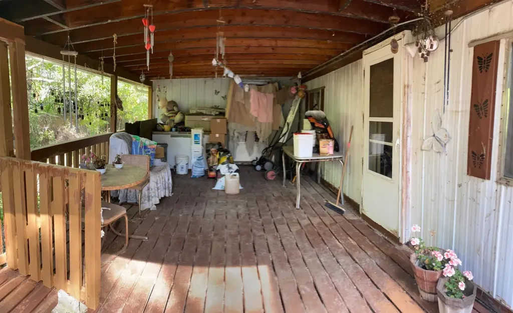 284 River Drive Drumheller AB T0J 0Y0