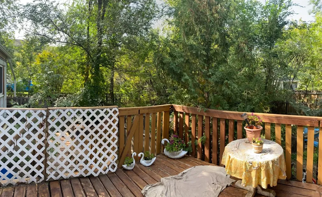 284 River Drive Drumheller AB T0J 0Y0