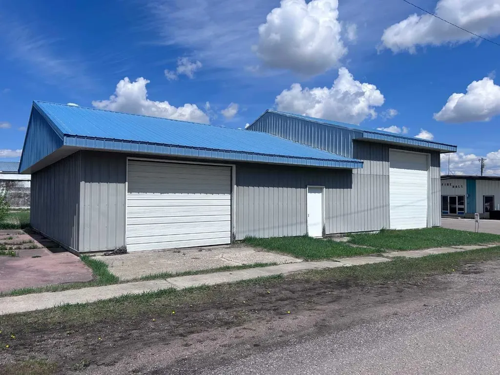 4904 51 Street Innisfree AB T0B 2G0