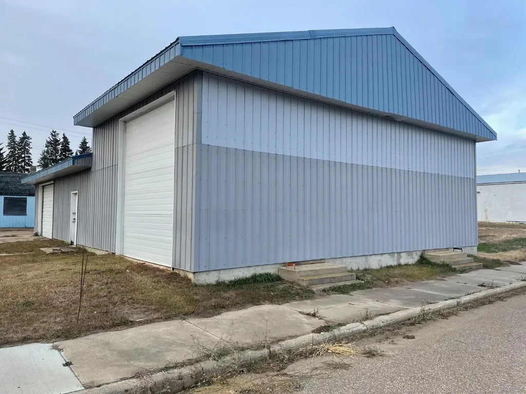 4904 51 Street Innisfree AB T0B 2G0