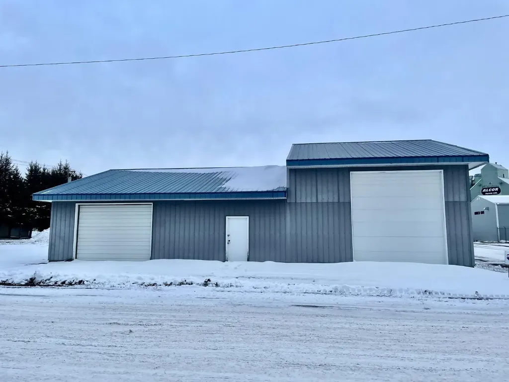 4904 51 Street Innisfree AB T0B 2G0