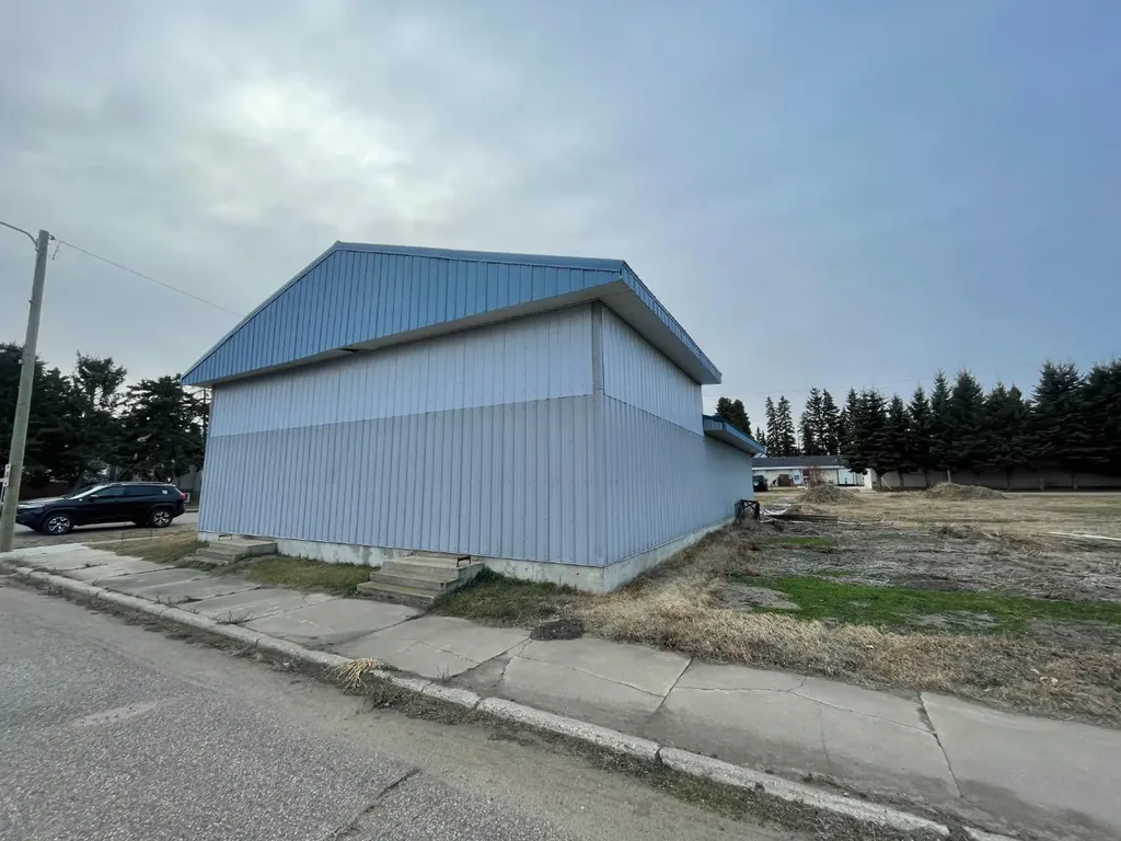 4904 51 Street Innisfree AB T0B 2G0