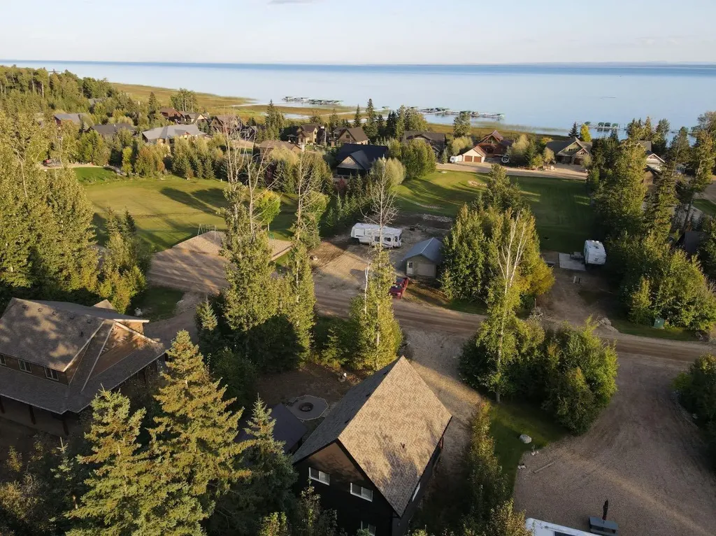 83 13415 Township 752a High Prairie AB T0G 1E0