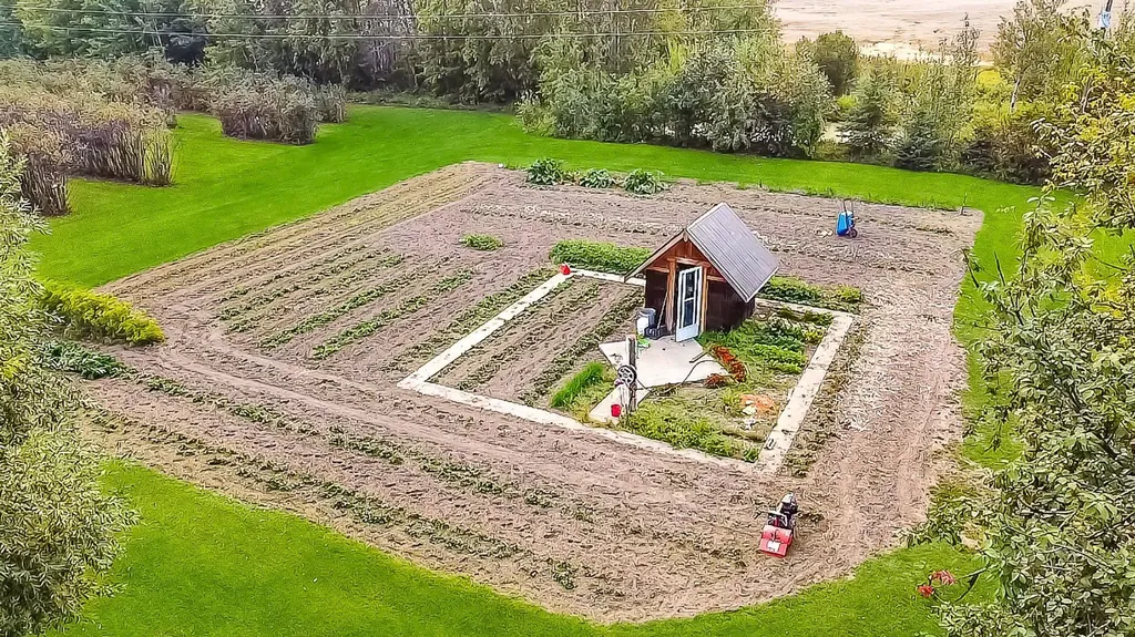 19132 Twp 825 Rural Northern Sunrise County AB T8S 1T1