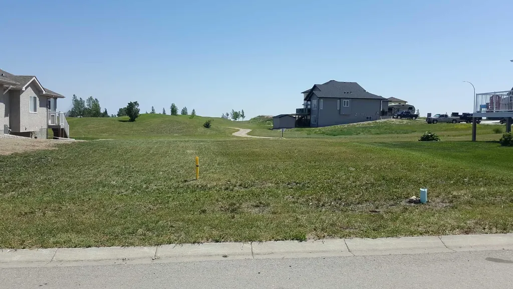 1404 Whispering Drive Vulcan AB T0L 2B0
