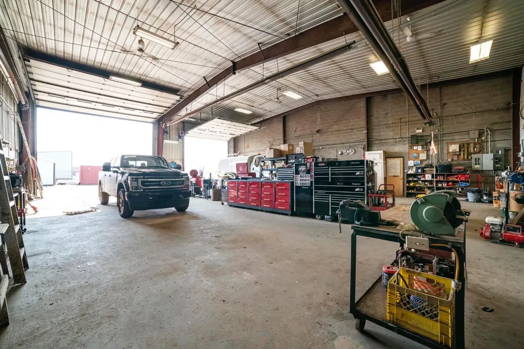 4707 39 Street Camrose AB T4V 2N6