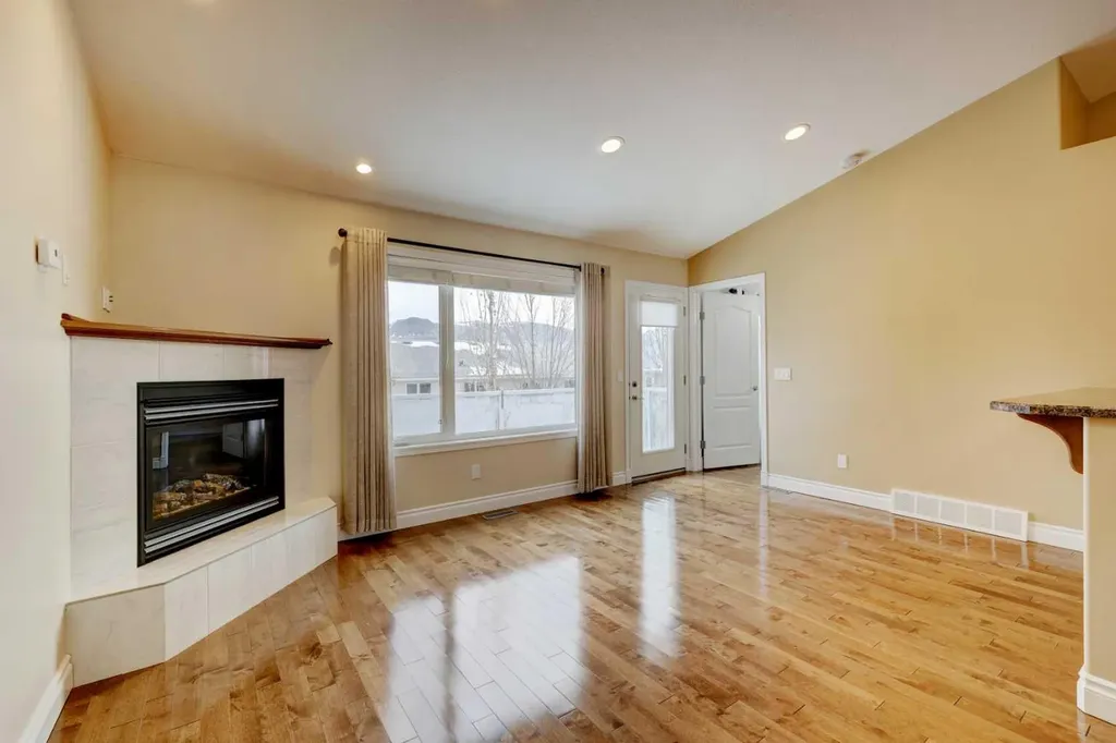 24 Garden Way Drumheller AB T0J 0Y5