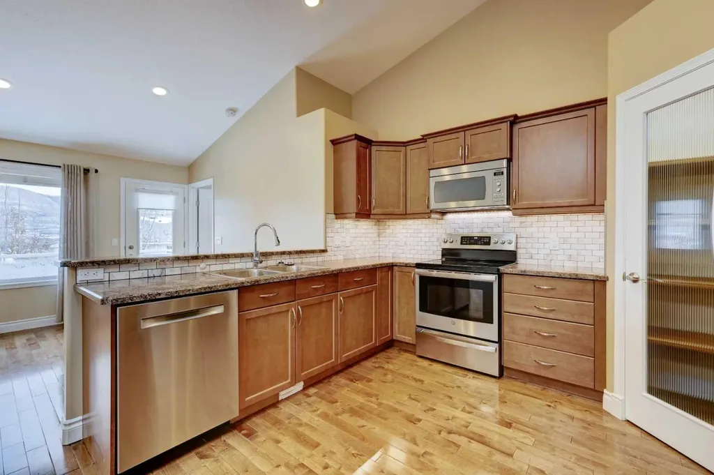 24 Garden Way Drumheller AB T0J 0Y5