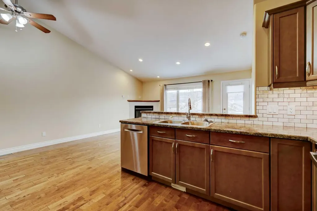 24 Garden Way Drumheller AB T0J 0Y5