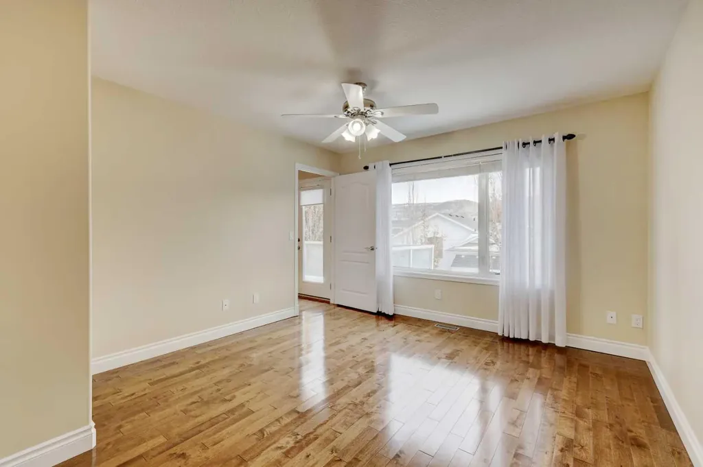 24 Garden Way Drumheller AB T0J 0Y5