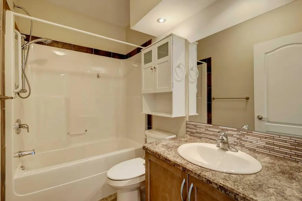 24 Garden Way Drumheller AB T0J 0Y5