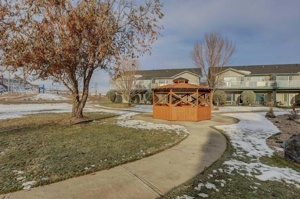 24 Garden Way Drumheller AB T0J 0Y5