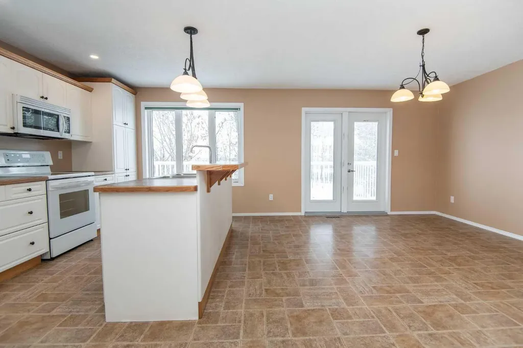 3402 3 Township Road 392 Rural Lacombe County AB T0M 0X0