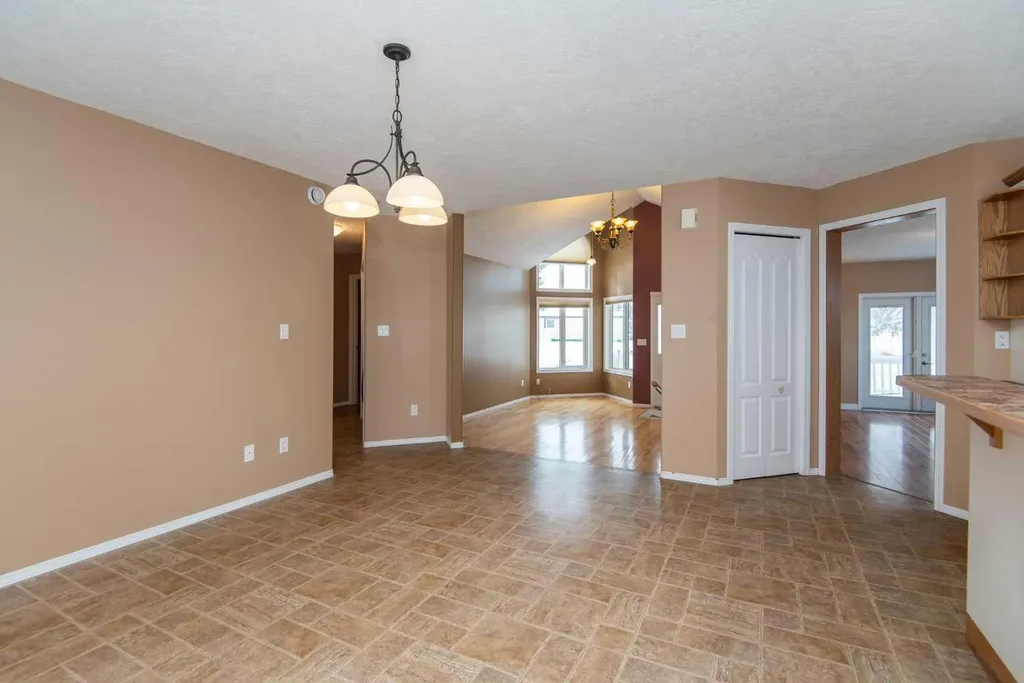 3402 3 Township Road 392 Rural Lacombe County AB T0M 0X0