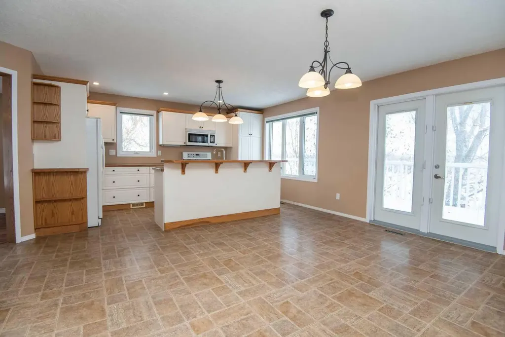 3402 3 Township Road 392 Rural Lacombe County AB T0M 0X0