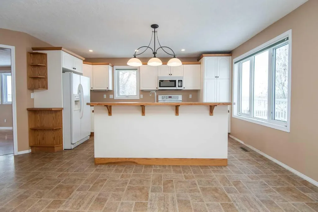 3402 3 Township Road 392 Rural Lacombe County AB T0M 0X0