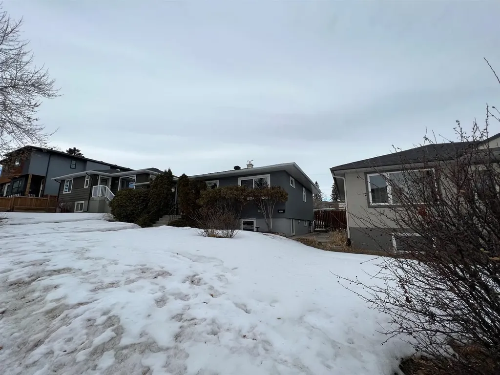 1920 To 1948 26 Avenue SW Calgary AB T2T 1E3