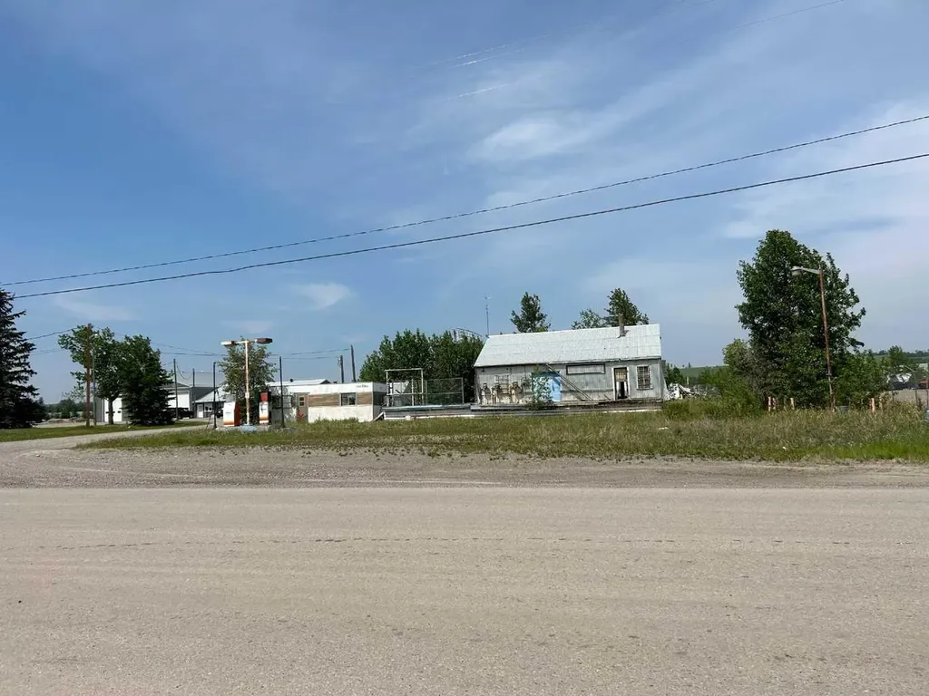 5445 Highway 584 Rural Mountain View County AB T0M1X0