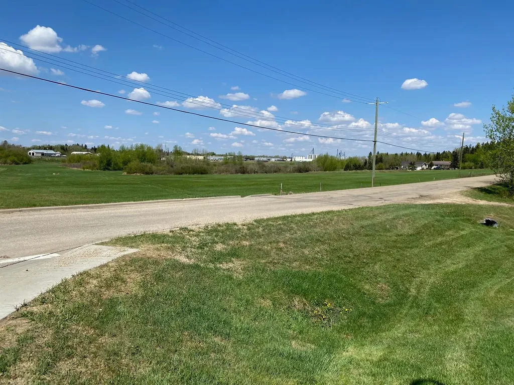 5005 46 Street Ponoka AB T4J 1C2