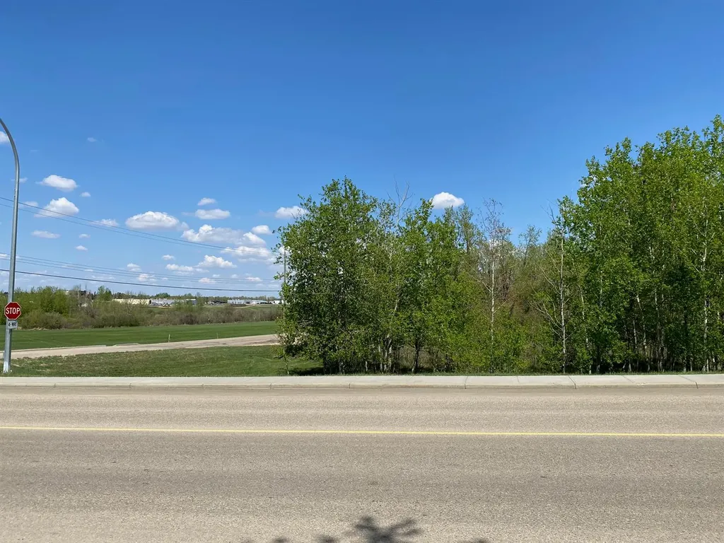 5005 46 Street Ponoka AB T4J 1C2