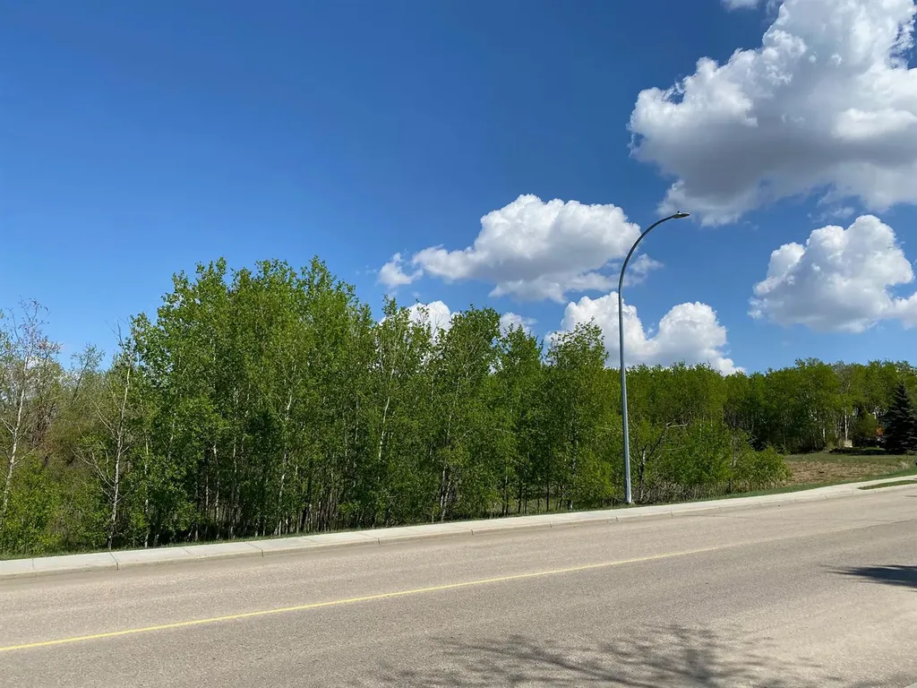 5005 46 Street Ponoka AB T4J 1C2