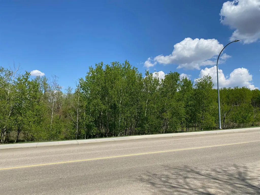 5005 46 Street Ponoka AB T4J 1C2