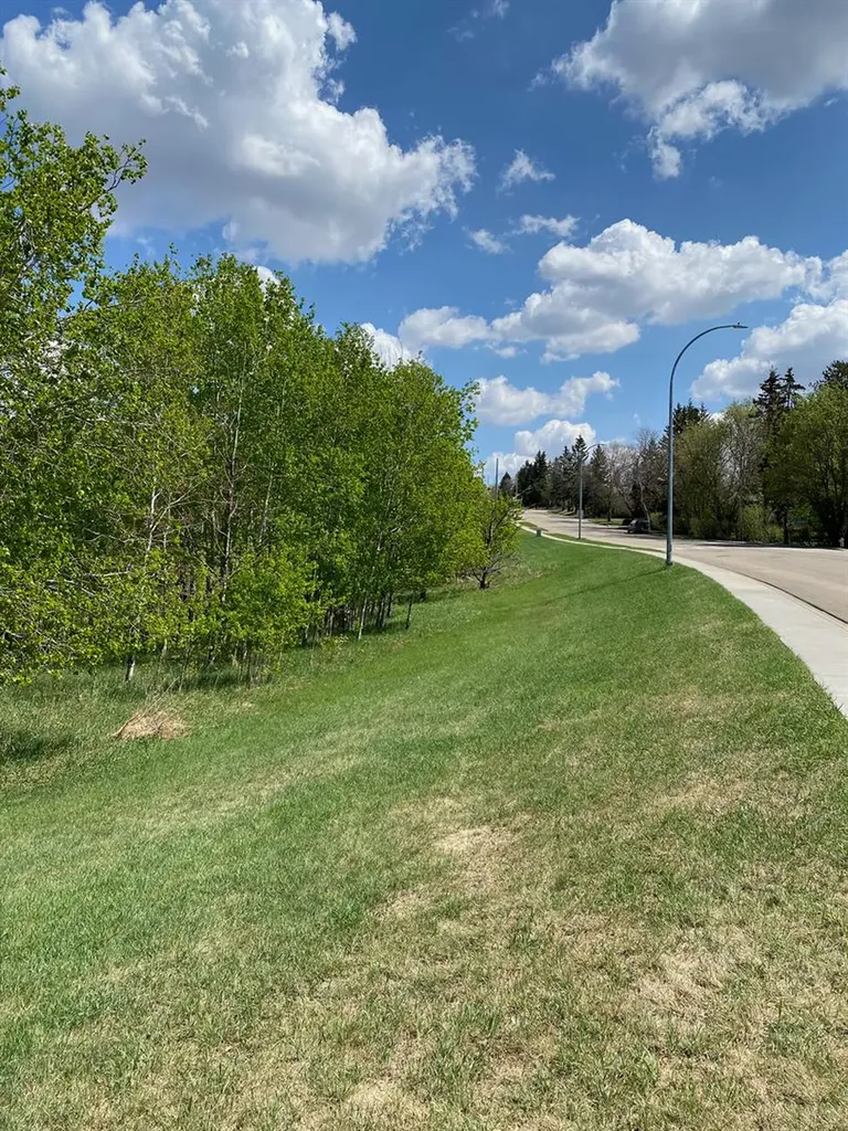 5005 46 Street Ponoka AB T4J 1C2