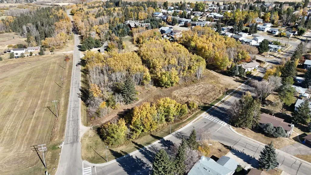 5005 46 Street Ponoka AB T4J 1C2