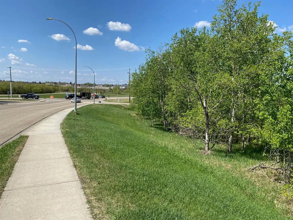 5005 46 Street Ponoka AB T4J 1C2