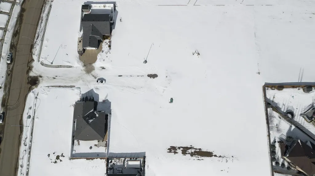 7204 44 A Avenue Close Camrose AB T4V 5E2