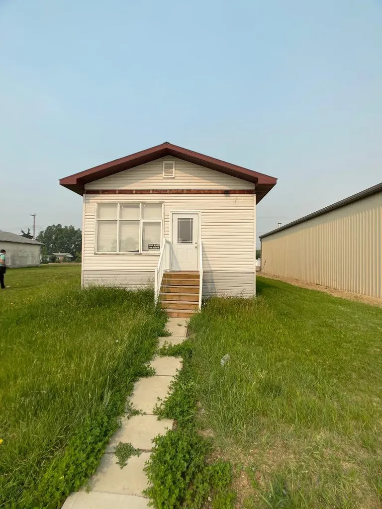 211 Main Street SW Falher AB T0H 1M0
