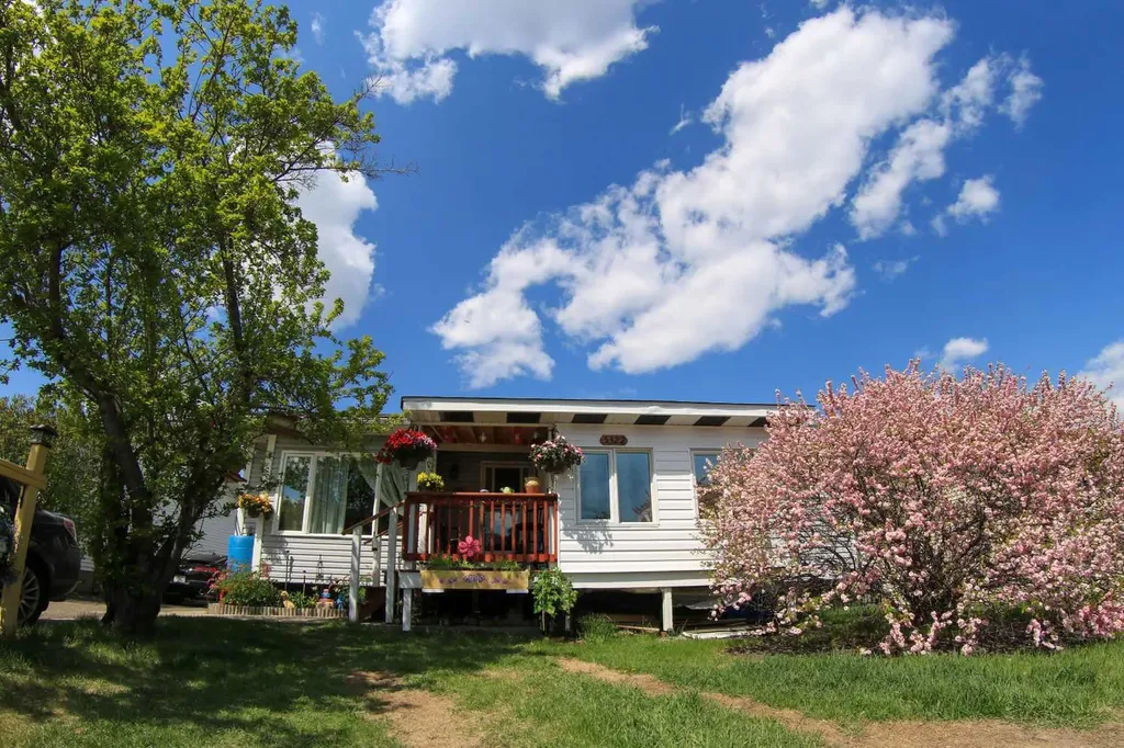 5322 43 Street Cold Lake AB T9M 2A3
