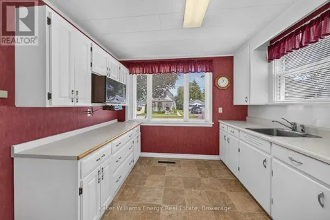 7 Maple Avenue Prince Edward County (picton Ward) ON K0K 2T0