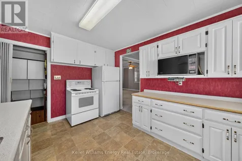 7 Maple Avenue Prince Edward County (picton Ward) ON K0K 2T0