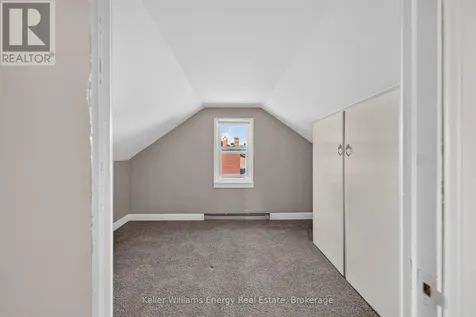 7 Maple Avenue Prince Edward County (picton Ward) ON K0K 2T0